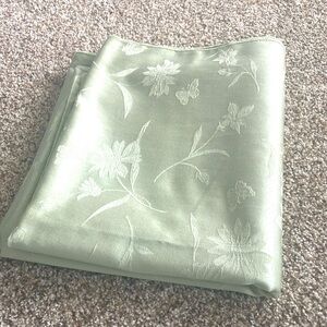 Floral green rectangular table cloth